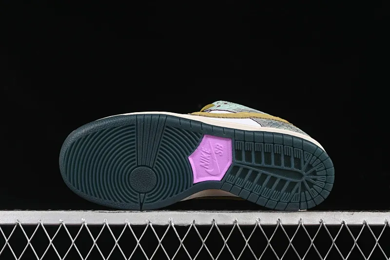 All Categories Nk SB Dunk Series Nk SB Dunk Low Low-top sneakers C version Alexis Sablone x Nk SB Dunk Low Reptile SB low-top casual sneakers HJ3386-300
